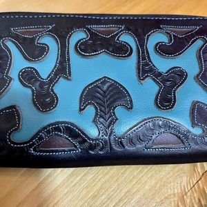 LEADERS LEATHER WRISTLET WALLET
